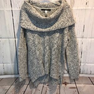 Kensie White/black/grey sweater. Sz L.